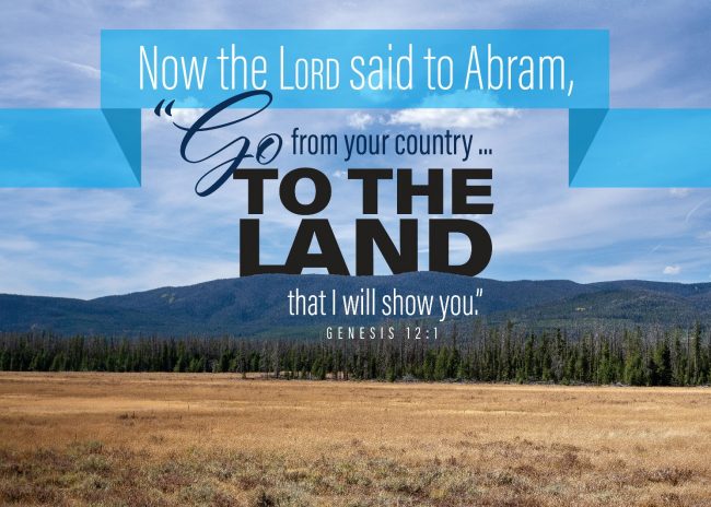 A large field with trees and mountains in the background
AI-generated content may be incorrect.